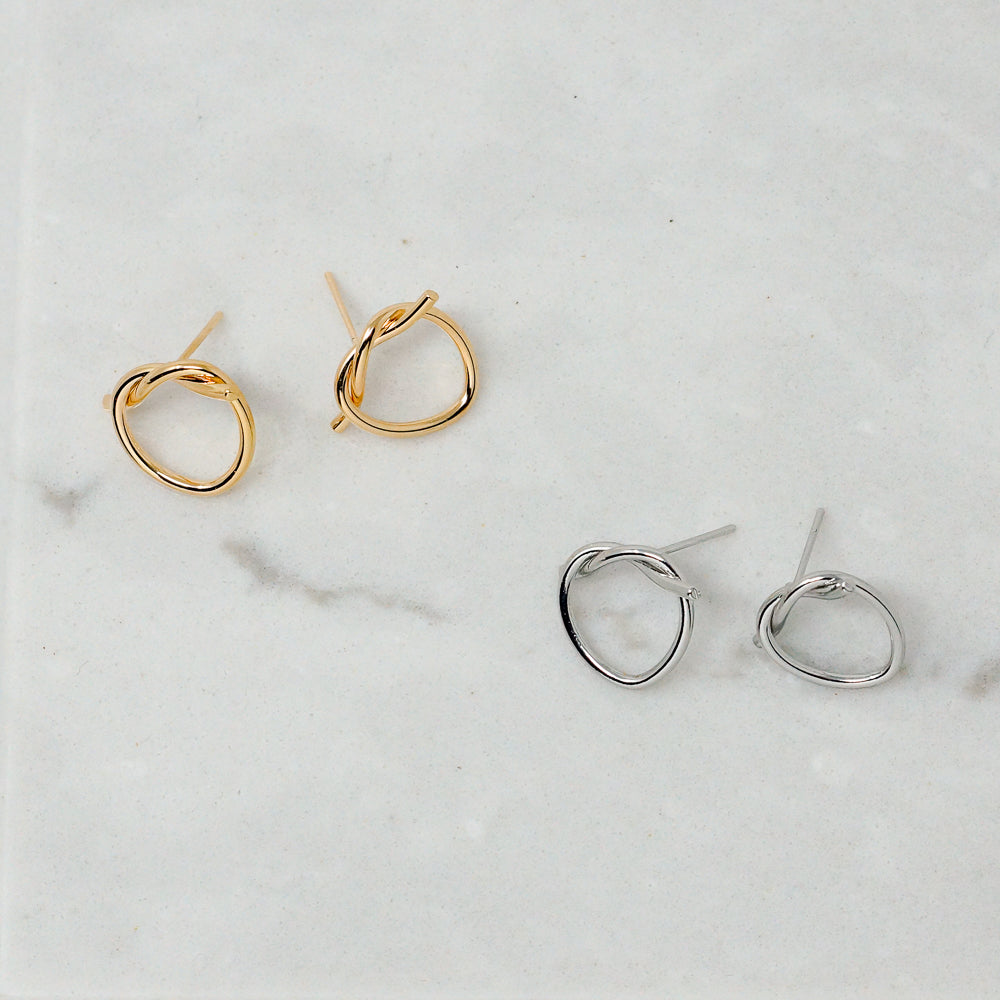 Knot Stud Earrings (gold)