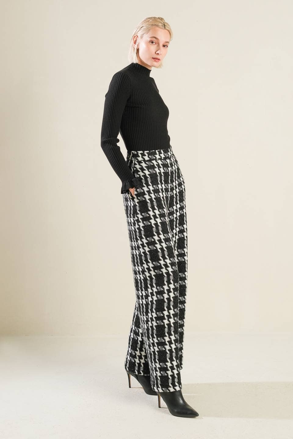 Ribbed Sweater - Black