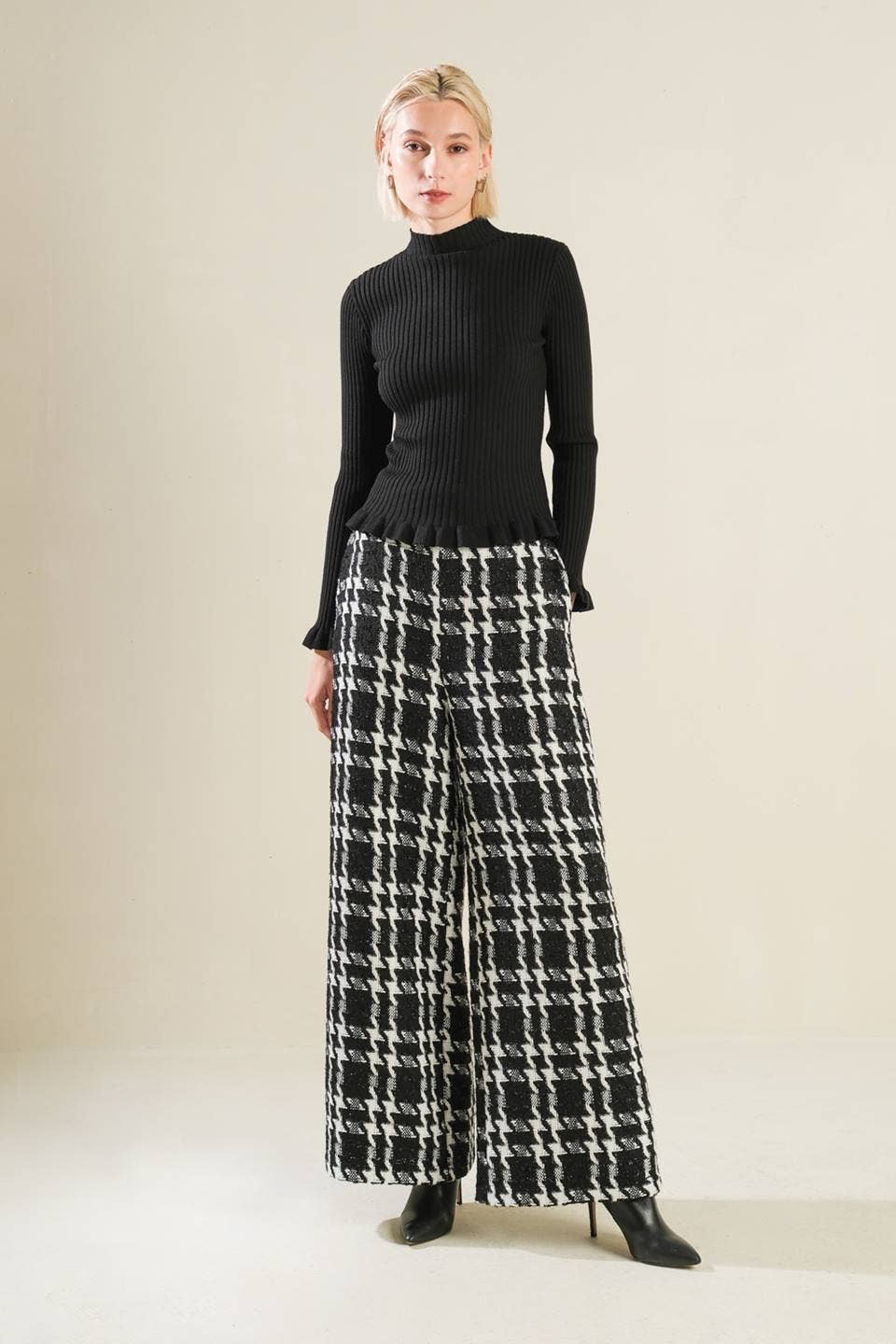 Ribbed Sweater - Black